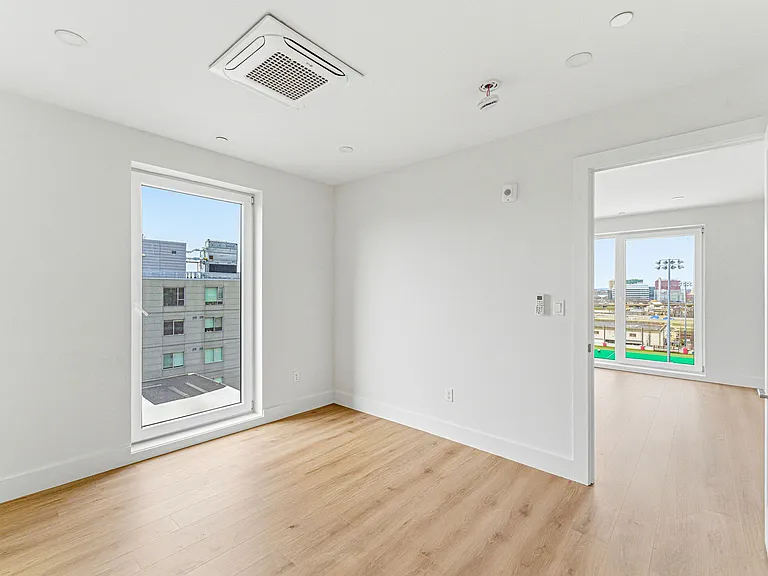 1035 Commonwealth Ave — Photo 75