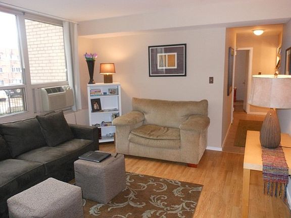 4th image of 3950 N Lake Shore Dr APT 323
