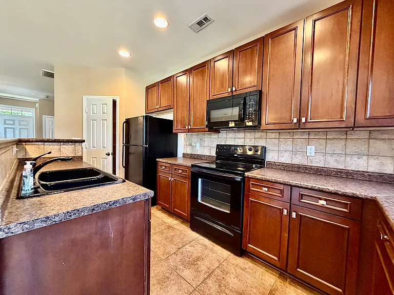 121 Walnut Cove Dr #D — Photo 13