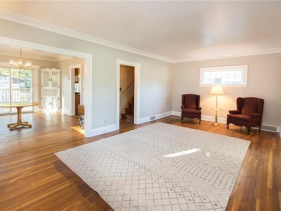 5th image of 17473 Clifton Blvd