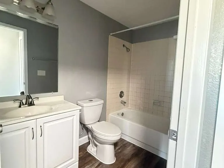 1107 W 5th Ave — Photo 19