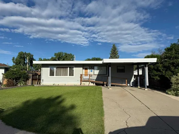 1722 E 21st St S, Lethbridge, AB T1K 2H7