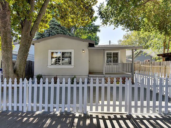 3rd image of 221 26th St