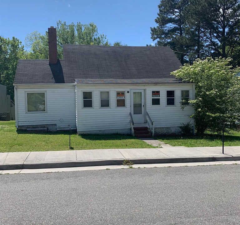 1st image of 108 9th St