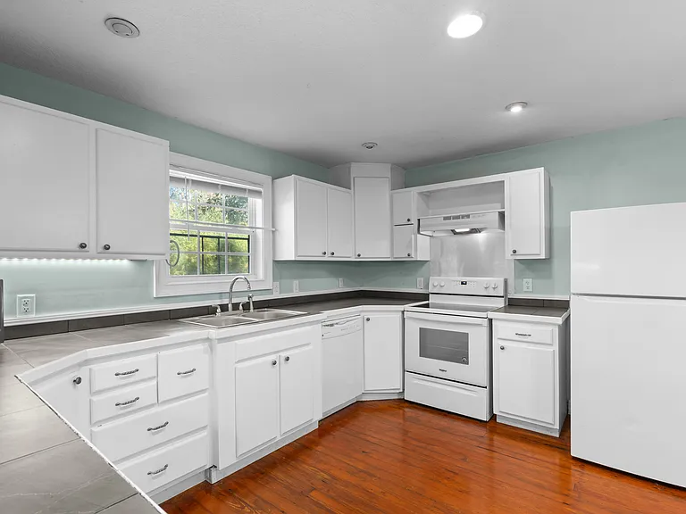 225 Oliver Hwy — Photo 13