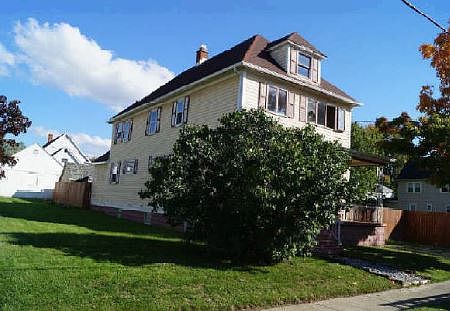 2nd image of 76 Wood St