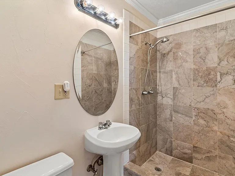 560 Kuikahi Dr — Photo 50