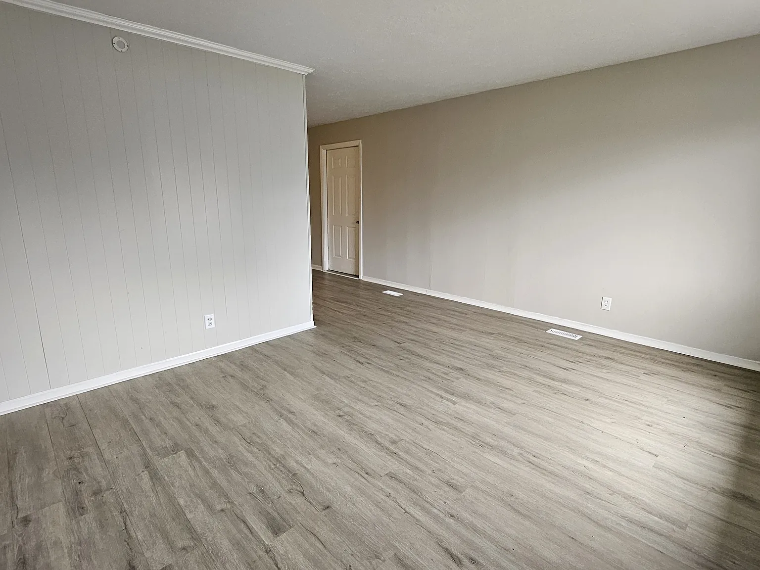 7812 Souter Drive - 1 — Photo 2