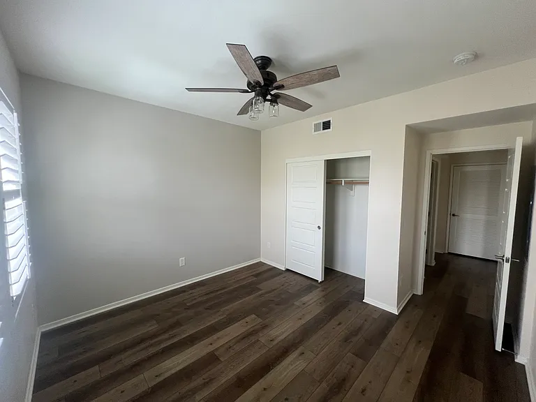 5200 Beachside Ln #113 — Photo 8