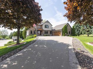 800 Ridge Ave, Platteville, WI 53818