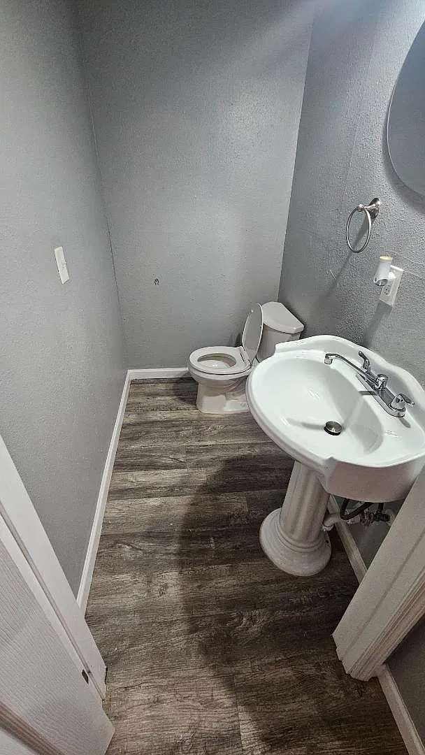 1902 McMillan St - Room 5 Shared Bath — Photo 3