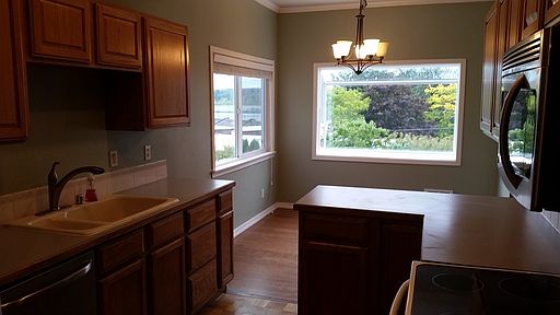 5th image of 17464 NE 38th St APT B303