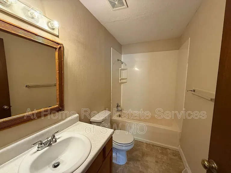 3714A S Farm Road 135 — Photo 4