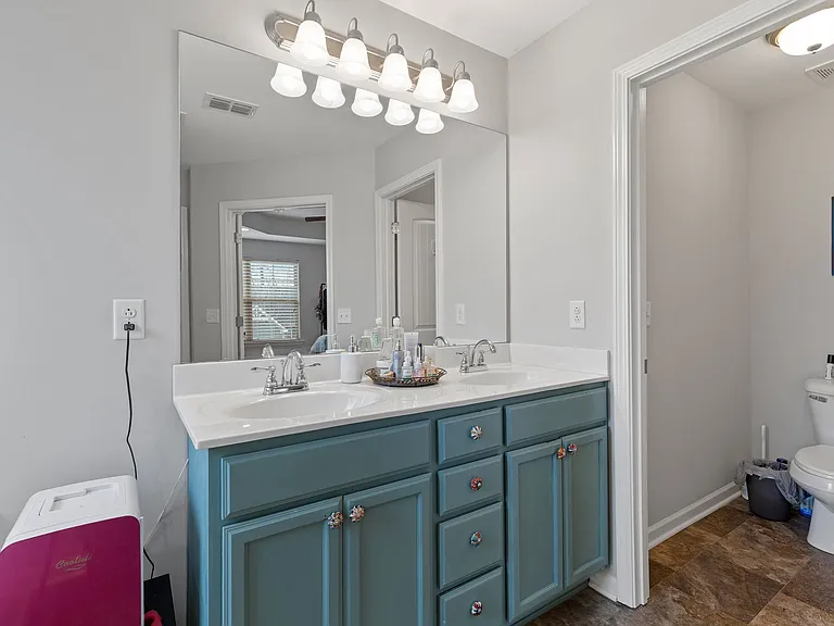 3213 Mapleside Ln — Photo 34
