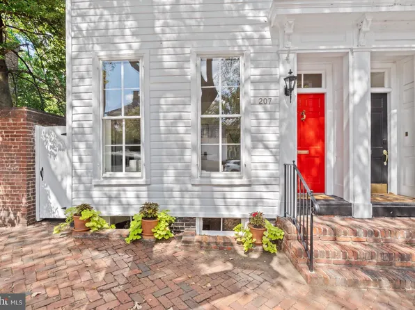 207 Cameron St, Alexandria, VA 22314