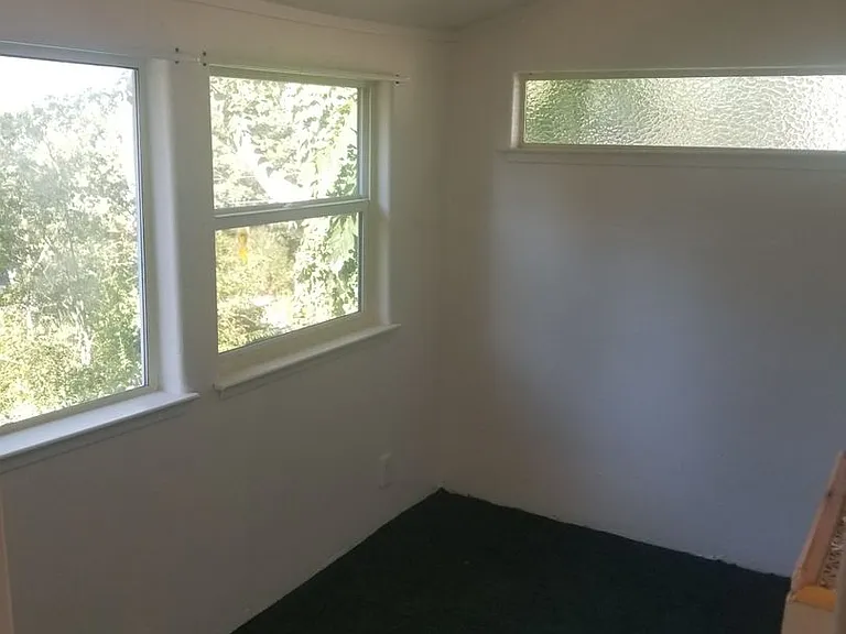 104 Valley View Dr — Photo 3