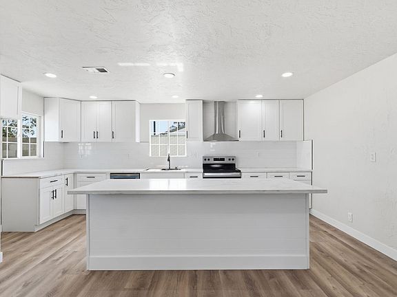 5th image of 3851 E Marcus Ave