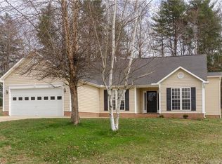 122 Hawks Nest Dr, Fletcher, NC 28732