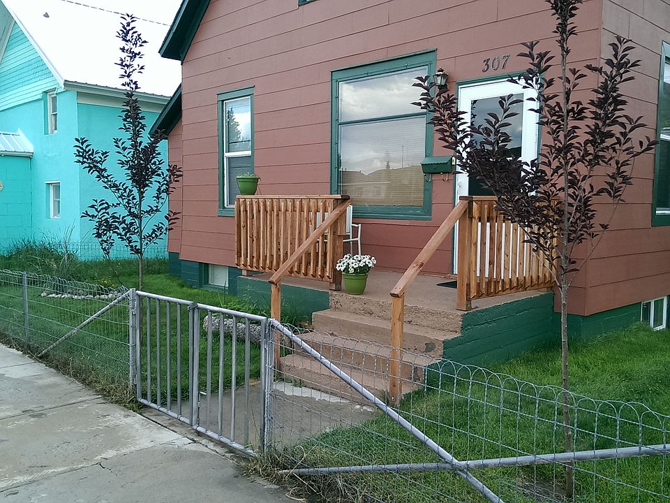 1st image of 307 W Commercial Ave
