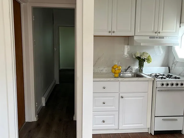 76 Bayview Ave #B — Photo 3