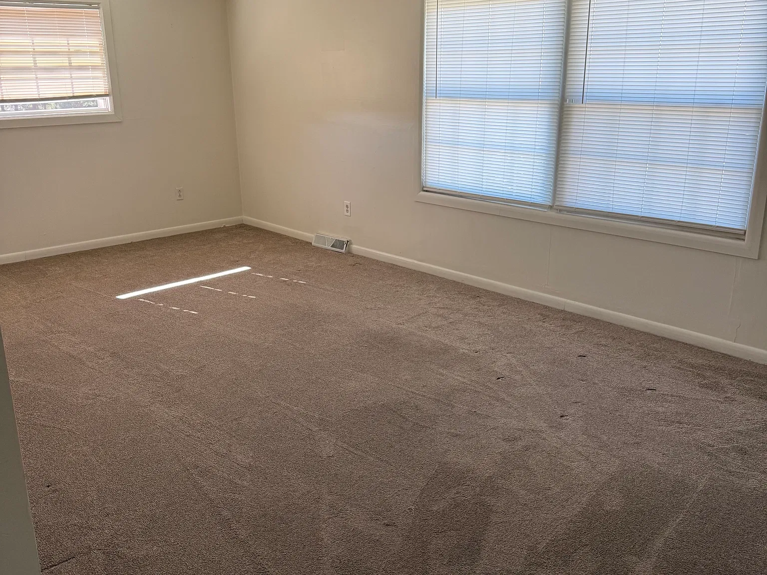 2 bed, $1,000 — Photo 2