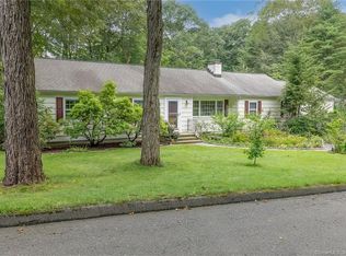 16 Kiahs Brook Ln, Ridgefield, CT 06877