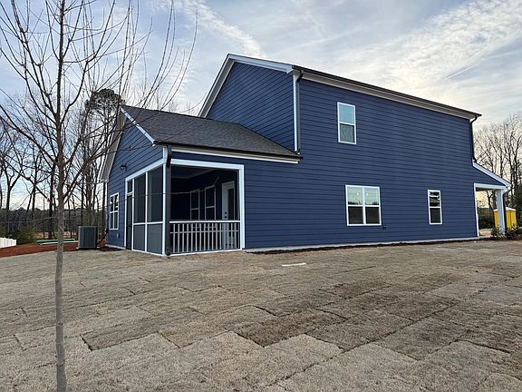 Exterior -Tones and clean lines feel quietly inviting.
