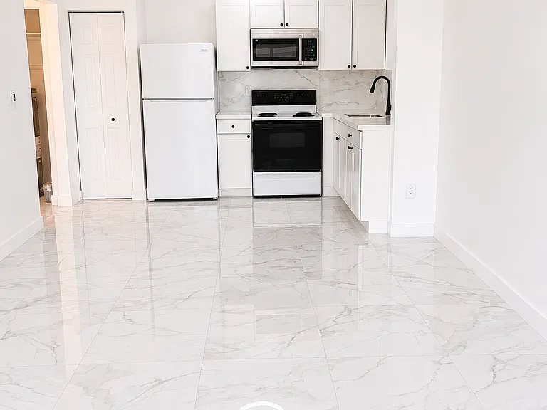 21150 Gertrude Ave #H5 — Photo 11
