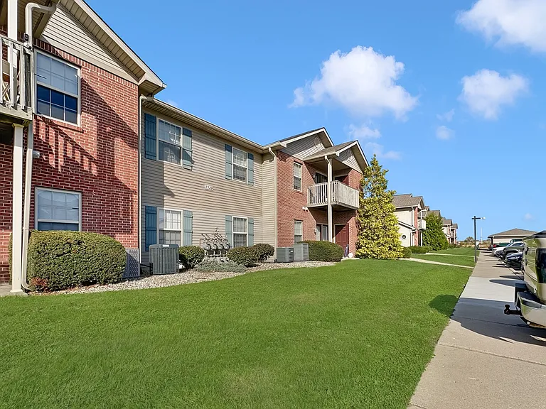 Lake Point Apartments — Photo 35