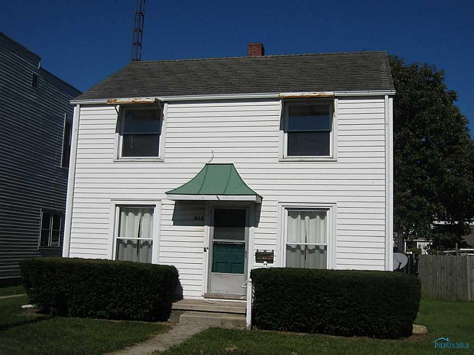 1st image of 412 W Main St