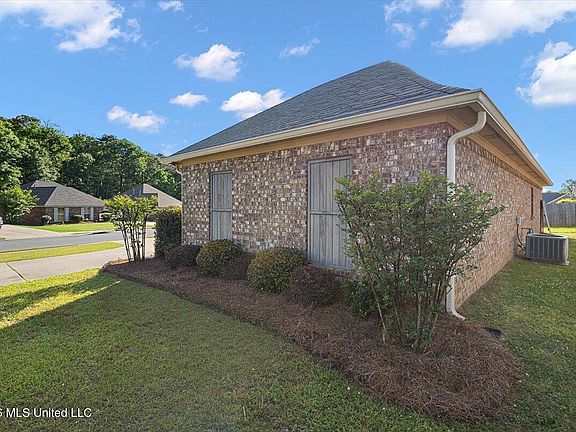 3rd image of 301 Ridge Pointe Dr