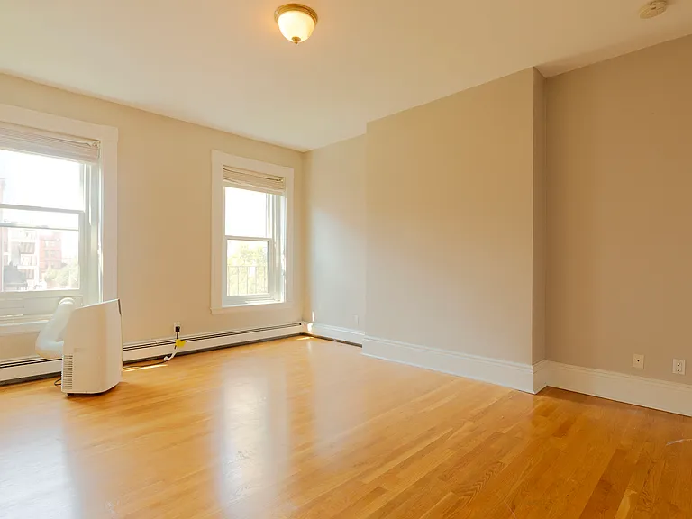 256 W Newton St #3 — Photo 16