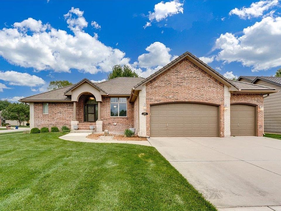 1st image of 8309 W Meadow Pass Ct