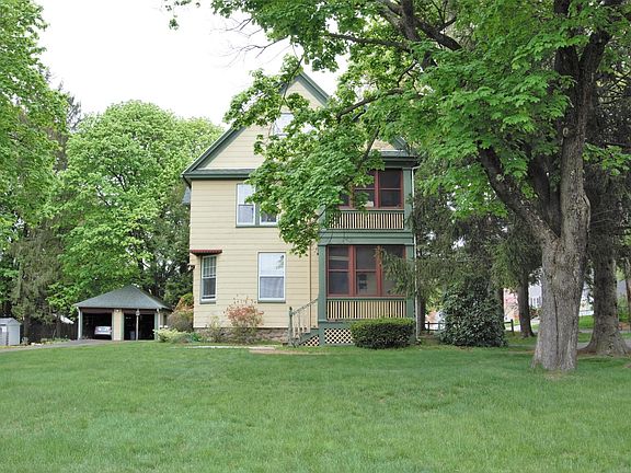 Beautiful front yard for summer activities