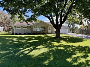 3840 S Sunny View Dr, New Berlin, WI 53151