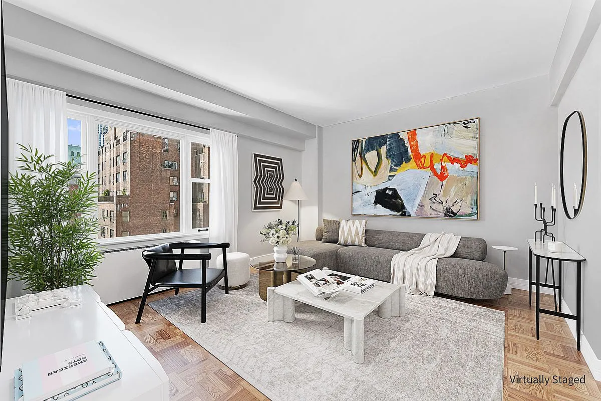310 Lexington Ave APT 15A photo 1