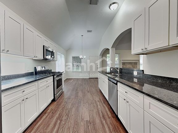 4th image of 12527 Avery Vale Ln