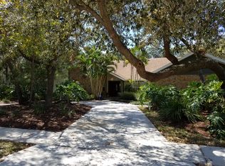 3160 Meadow View Ln, Palm Harbor, FL 34683