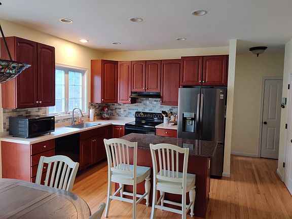 5th image of 15 Moraski Ln
