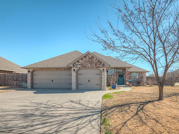 2nd image of 505 Ridge Lake Blvd