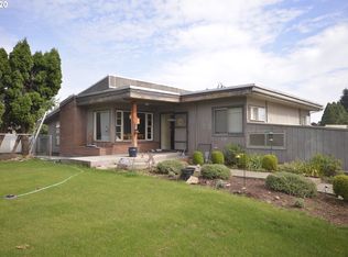 975 Hutson Rd, Hood River, OR 97031