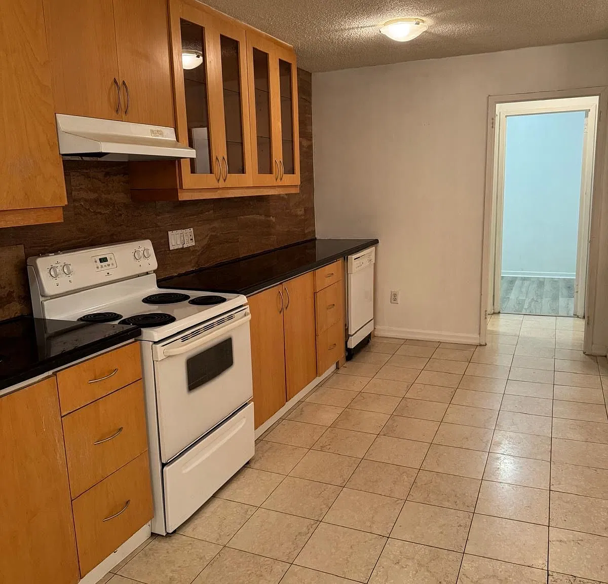 3 bed, $2,900 — Photo 4