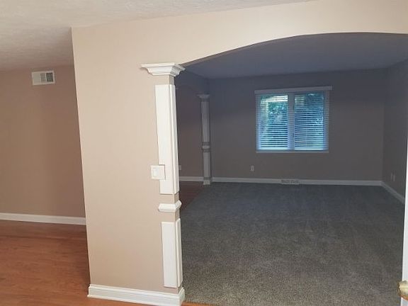 3rd image of 7334 Waterford Dr