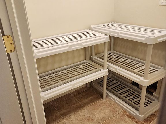 5th image of 91 Arlington Blvd #1
