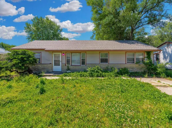 2009 E 52nd St S, Wichita, KS 67216