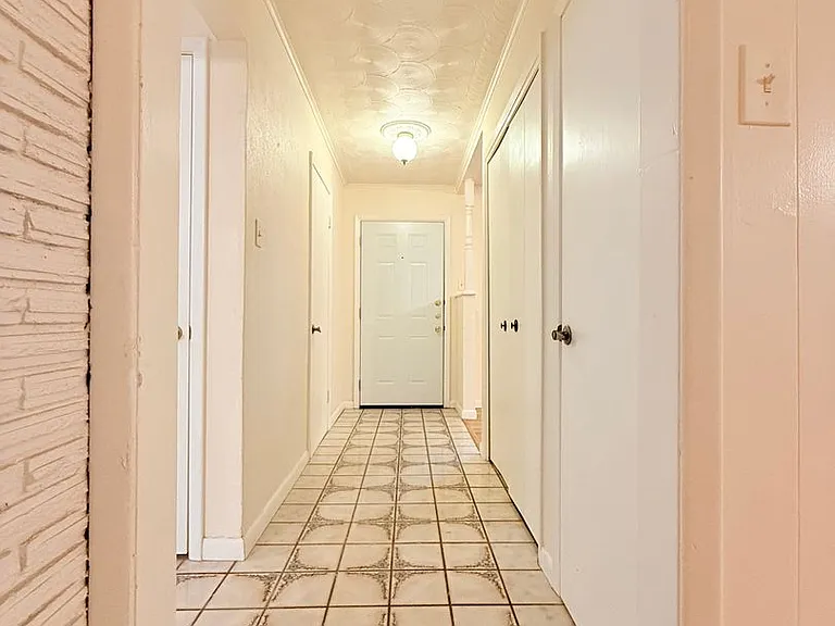 612 Hillview Dr — Photo 11