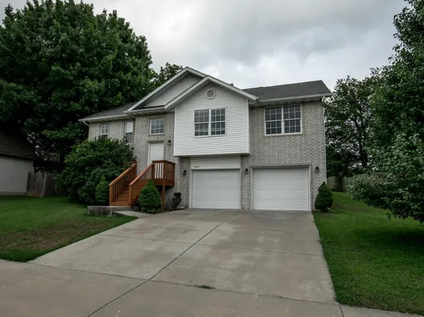 3947 W Parkridge Circle, Springfield, MO 65802