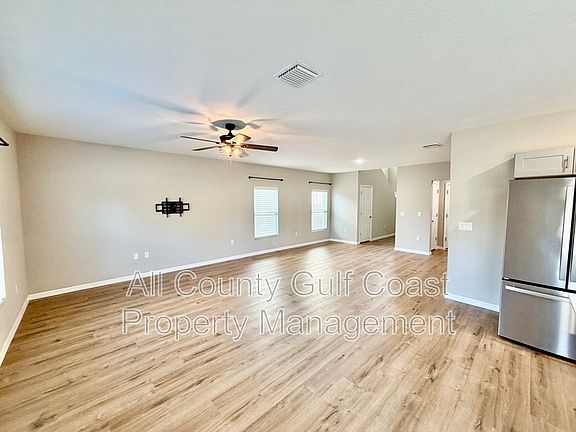 4th image of 12831 Oak Hill Way