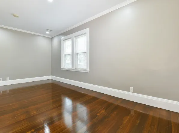 51 Wolcott Rd, Chestnut Hill, MA
