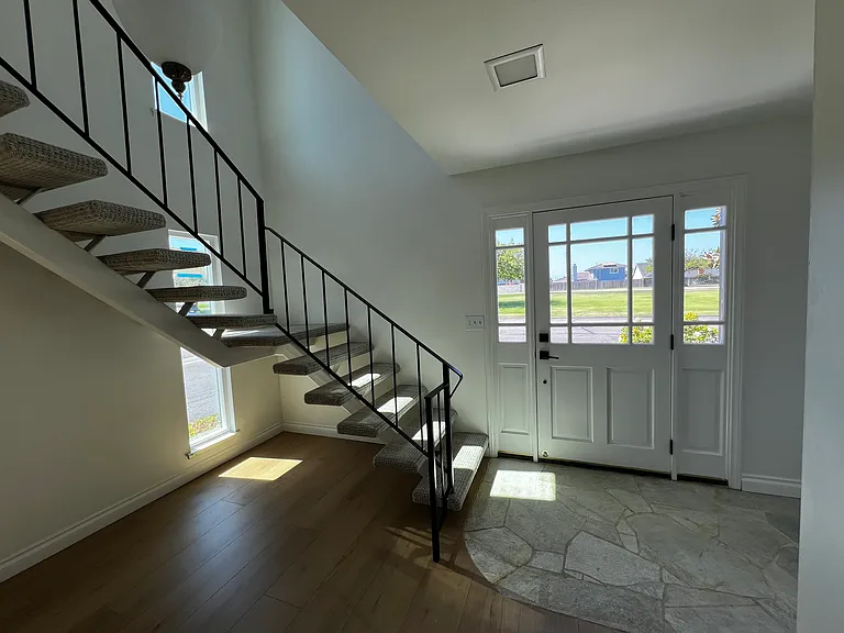 9842 Bluereef Dr — Photo 1